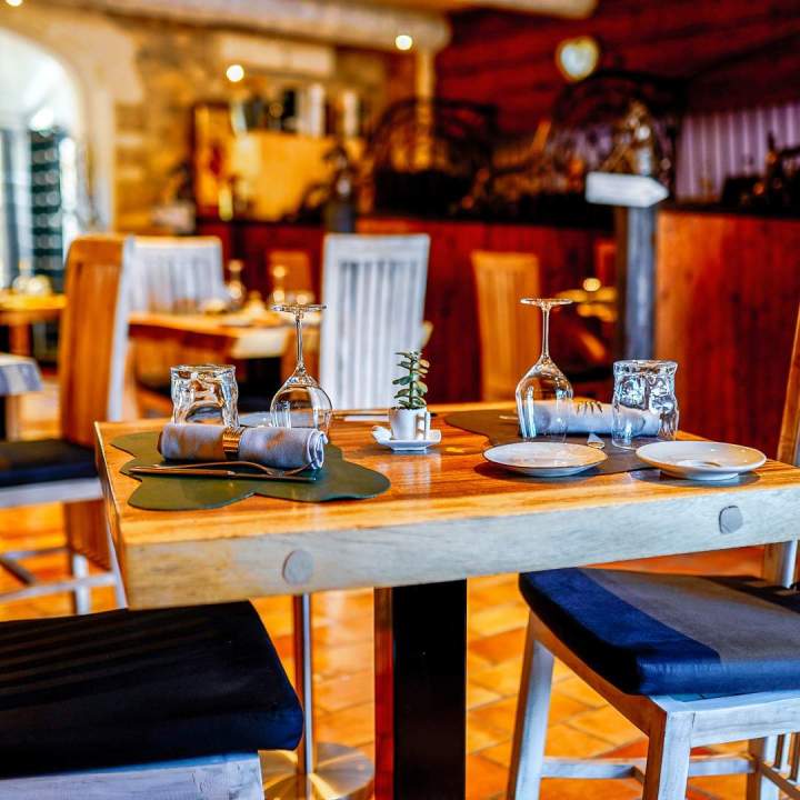 Restaurant rustique et chaleureux Eyguières