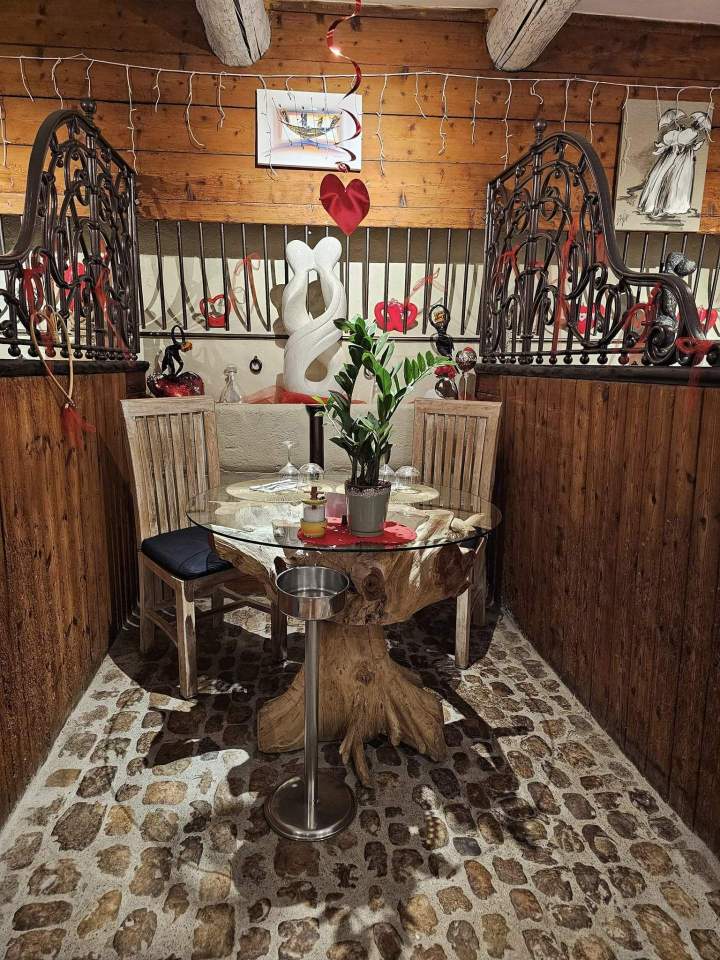 Intérieur restaurant gastronomique Eyguières